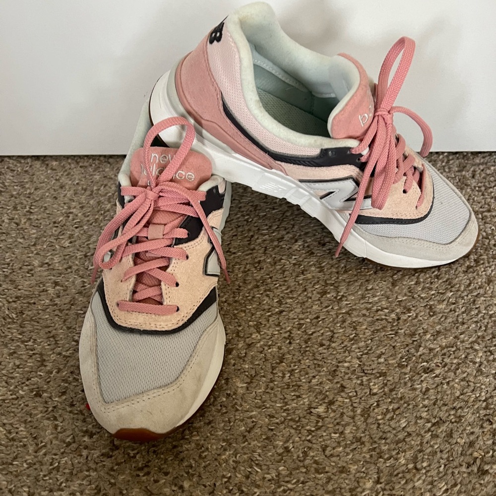 New Balance Women's Pink and Gray Sneakers